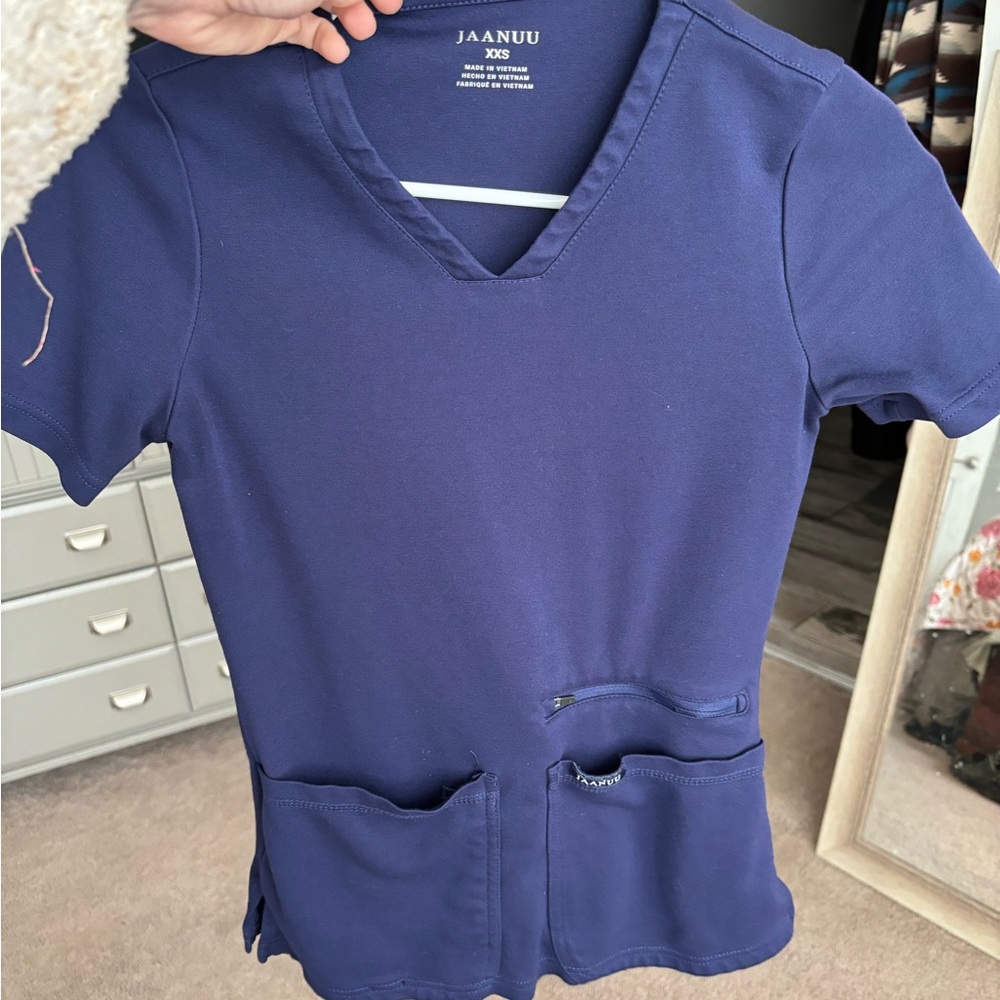 Jaanuu XXS navy top.